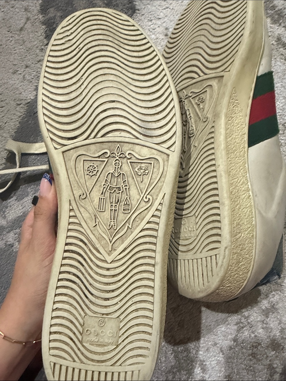 Gucci Cream Leather Floral Embroidered Sneakers with Red & Green Web - Picture 4 of 4